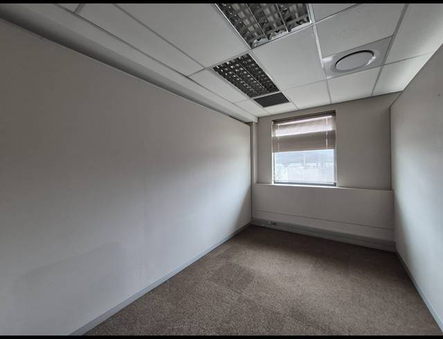 859M² OFFICE TO LET IN SUNNINGHILL